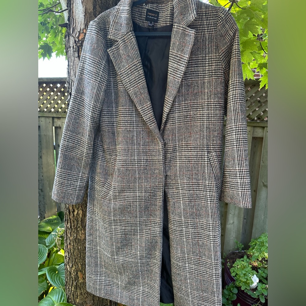 Women’s Medium Plaid Fall Coat